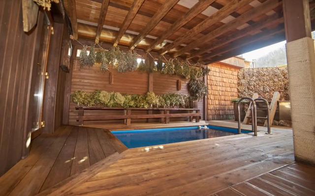 Wood House Hotel