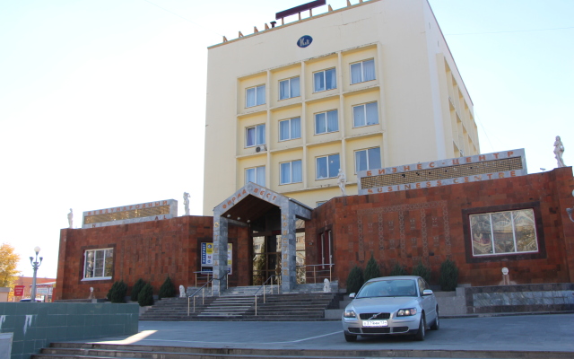 Noj Hotel