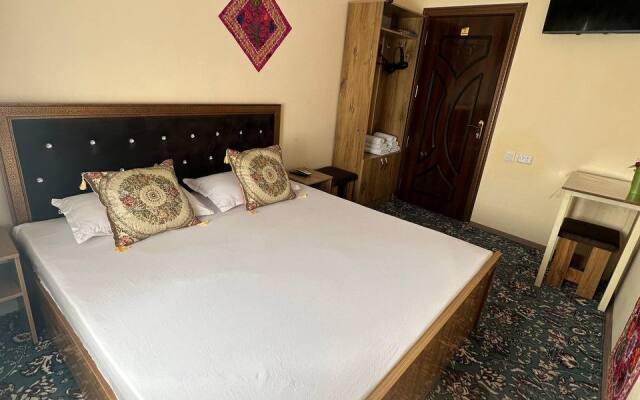 Baxshillo Guest house