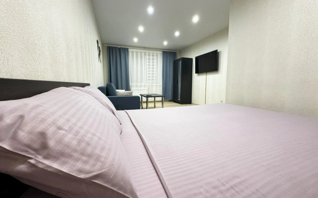 Kvartira na Sutki Ulitsa Yakubovskogo, 62 Apartments