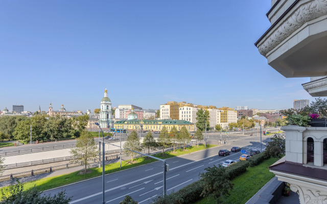 Апартаменты Стандартные с 3 спальнями и Балконом