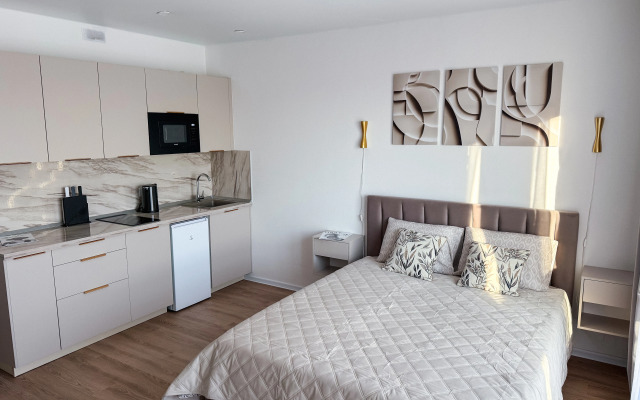 Stilnaya Studiya S Panoramnym Vidom Na Gorod Flat