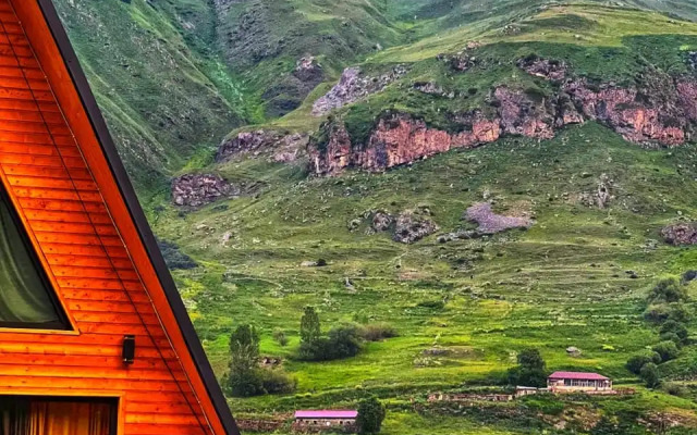 Chalet Memoria Kazbegi Arsha