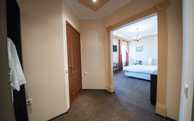 Paradise Hotel