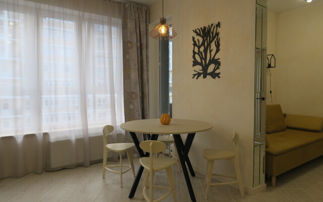 Semeynye Tryokhkomnatnye Na Solnechnoy Apartments