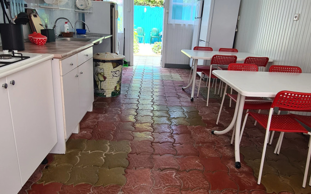 Uyut Loo Guest House
