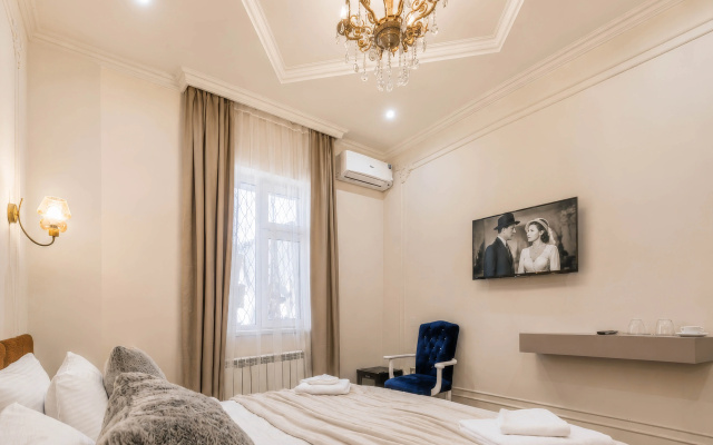 Old Money Boutique Hotel
