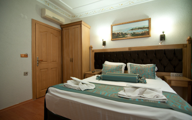 Blue Tuana Hotel