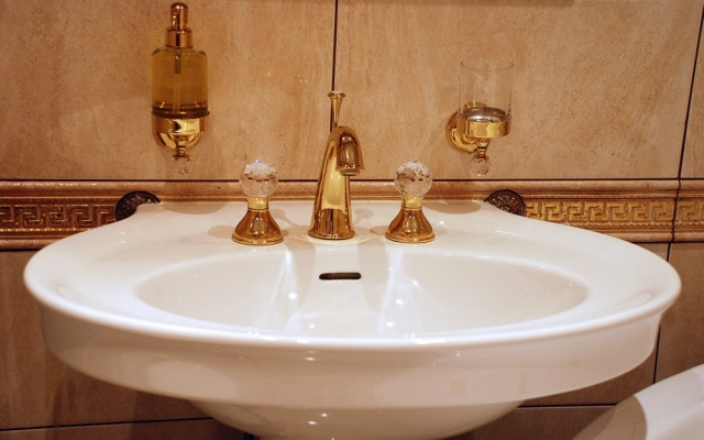 Na Irtyshskoy Naberezhnoy 13 Apartments