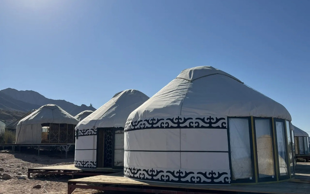 Глэмпинг Oimo Tash Yurt Camp
