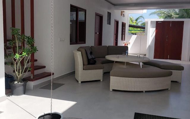 Comfy Cool Breeze by Emzaz Hotel