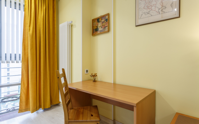 FortEstate Samoryi Mashela 2A 3 Apartments