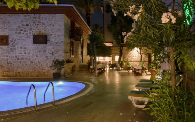 Отель White Garden