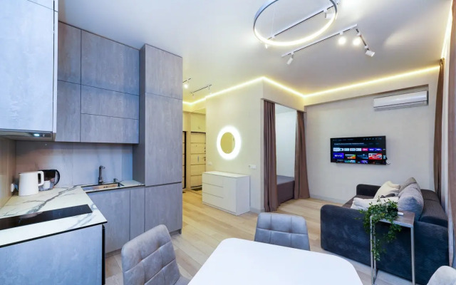 9 Krymskiy Mamayka Apartment