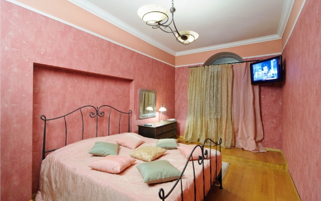 Апартаменты на Городском Валу 10