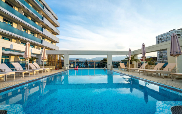 Grace El Paraiso Hotel