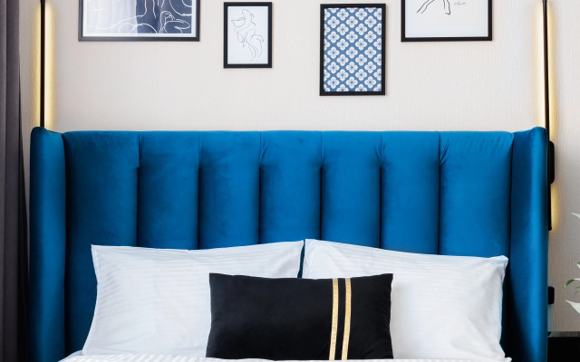 Blue Flat