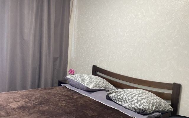 Na Konstantina Paustovskogo 6 Flat