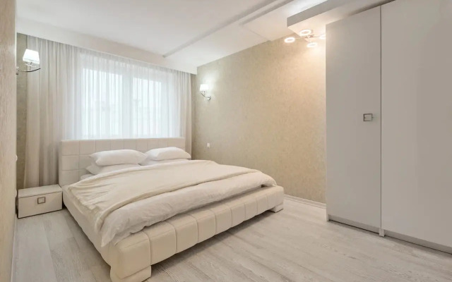 Reverie Vip2000 Apartments