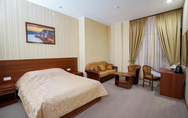 Royal Hotel