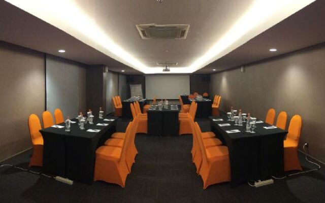 Harper Purwakarta Hotel