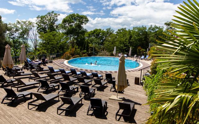 Ansi Akter Gelaksi Apartments