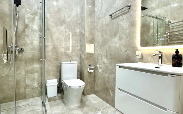 Flat Tsentralnoye Mesto Dvukhkomnatny Lyuks