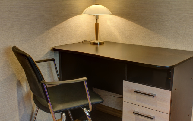 Apartments Standartnye S Balkonom I Vidom Na Gorod Na Ploschadi Mopra - Apartment in تشيليابنسك - Photo 4