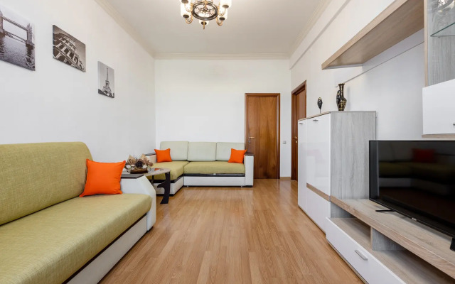 Апартаменты БонАпарт 3-х комнатные на Большой Дорогомиловской 9