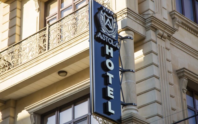 Astola Hotel