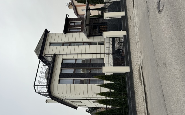 Royal Lake Guest House