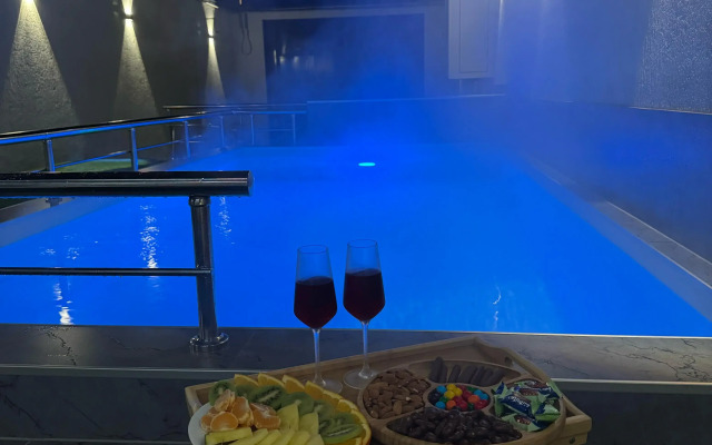 Гостевой дом Дом с бассейном на берегу