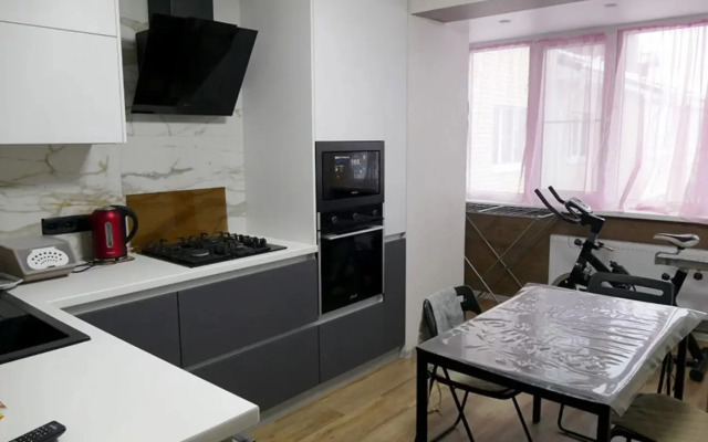 Na Volodarskogo 81A Flat