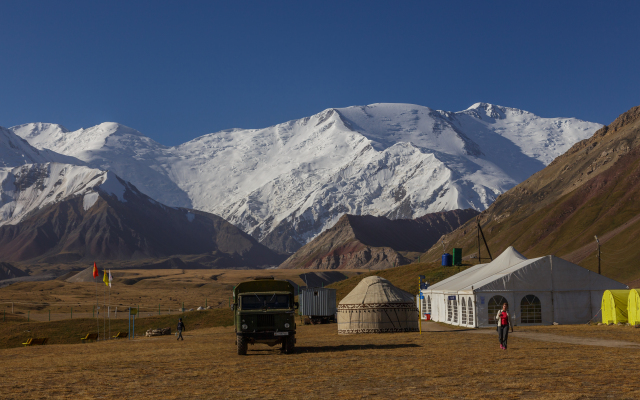 Глэмпинг Achik-Tash Base Camp