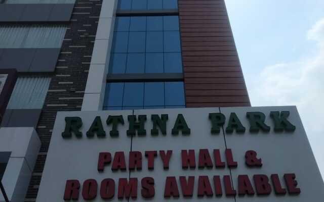 Hotel Rathna Park
