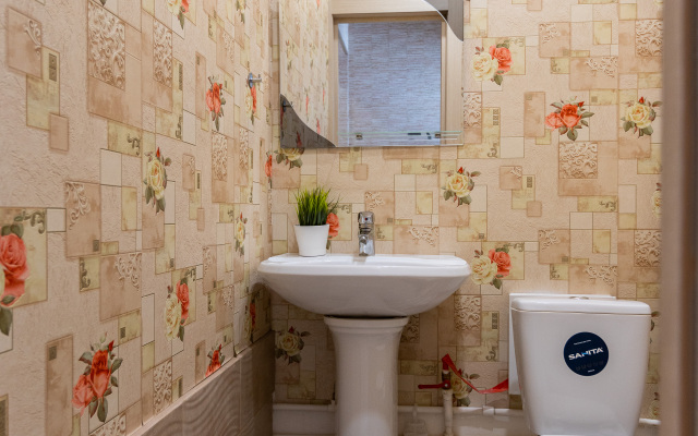 Sutkiufa Na Ulitse Entuziastov Apartments