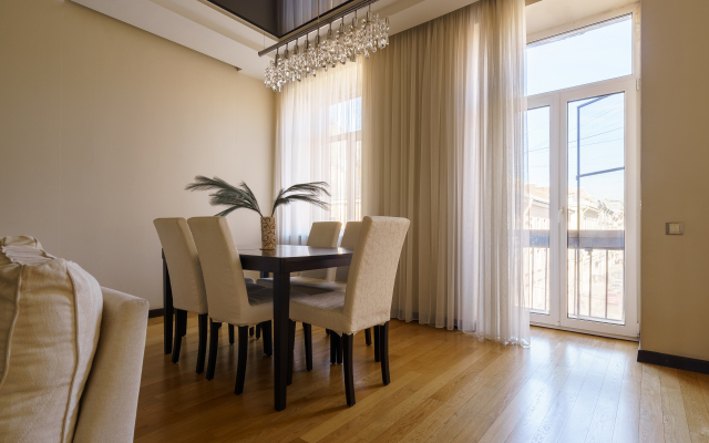 Апартаменты Элегантная квартира с камином