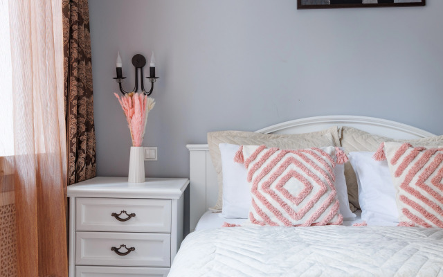 Апартаменты Трехкомнатные у Площади Восстания 10 гостей