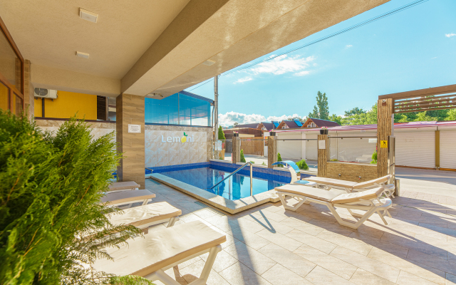 Lemoni Hotel