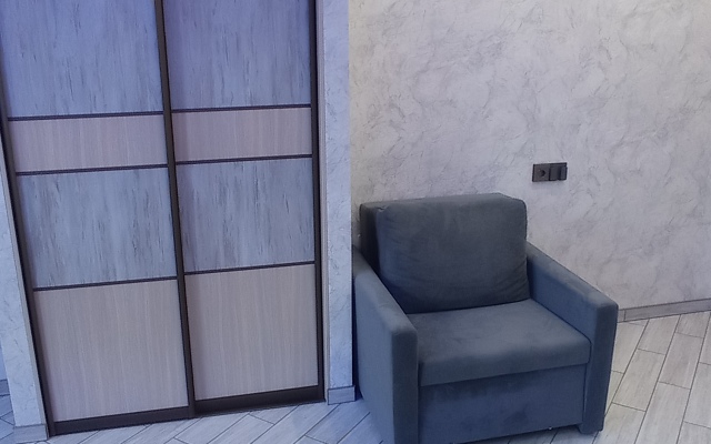 Квартира с квадратной подсветкой