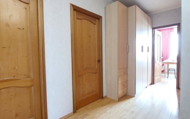 Prostornaya kvartira ryadom s m. Mitino Flat