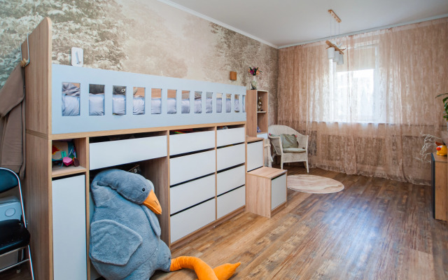 Dvukhetazhnaya Semeyny Uyut Flat