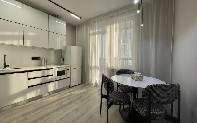 Na Ul. Chaykovskogo 100/2 Flat