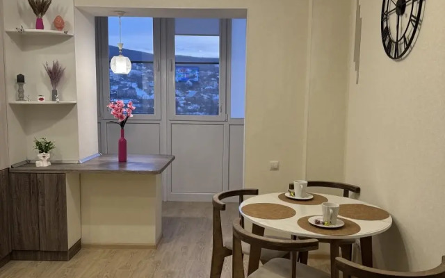 Stilnaya V Elitnom Dome Flat