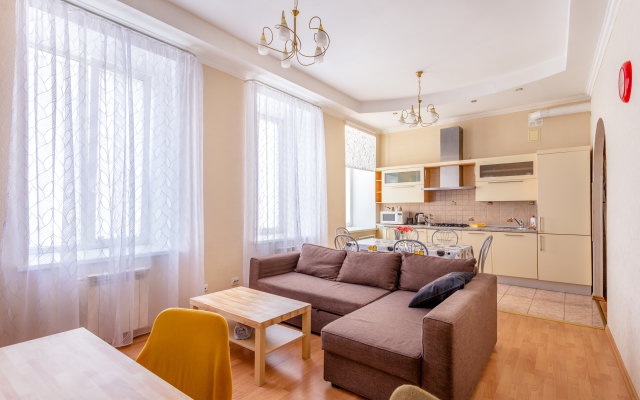 Nevskij Prospekt 106 Apartments