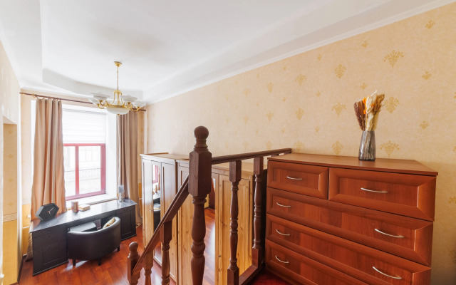 Апартаменты 2 спальни с камином около Банковского мостика