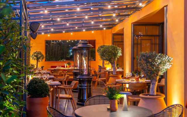Roome Boutique Hotel