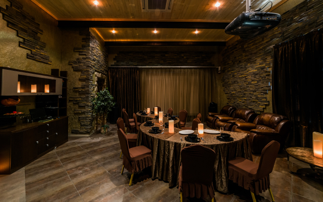 Holiday-In Guest house