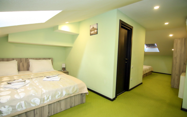Salmer Hotel