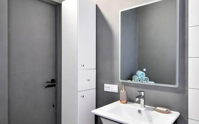 Uyutnaya Dvushka Vozle Nii Meditsinskikh Problem Severa Flat